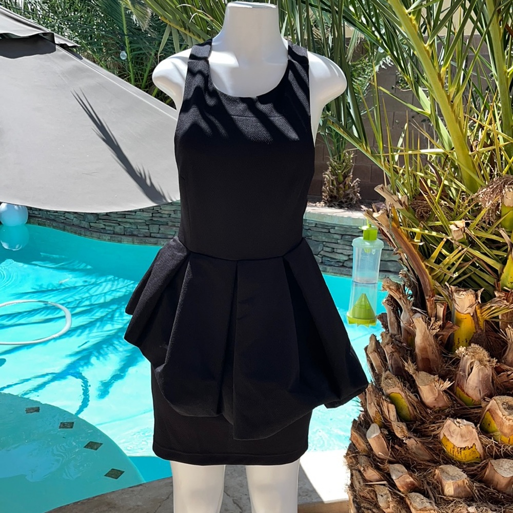 BLACK PEPLUM DRESS - Picture 3 of 6